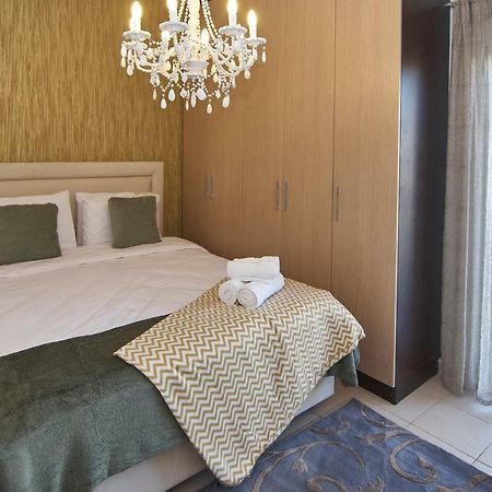 Just Athens Apt 130Sqm One Step From Metro ภายนอก รูปภาพ